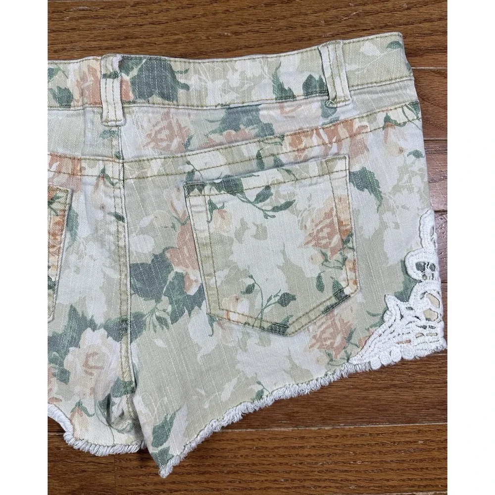 Mossimo Supply Co Floral Denim Shorts Women's Size 13 Fit 6 Lace Trim Distressed